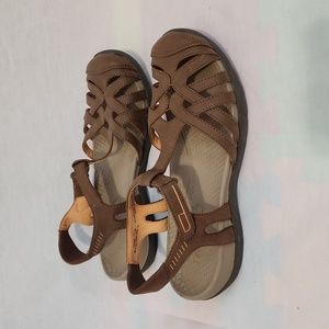Women's BareTraps Sandals Brown Size 7.5M Sling Back Velcro